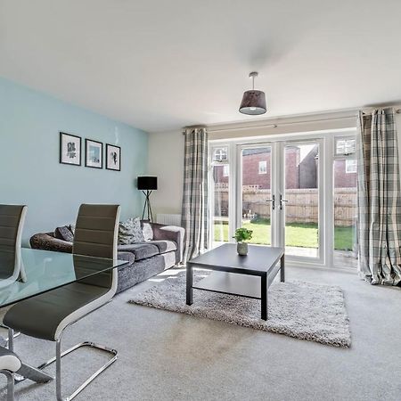 Beautiful And Comfortable Home Away From Home With Free Parking, Fast Wifi And White Crisp Hotel Standard Linen Hosted By Our Home Short Stays Northampton Exteriér fotografie