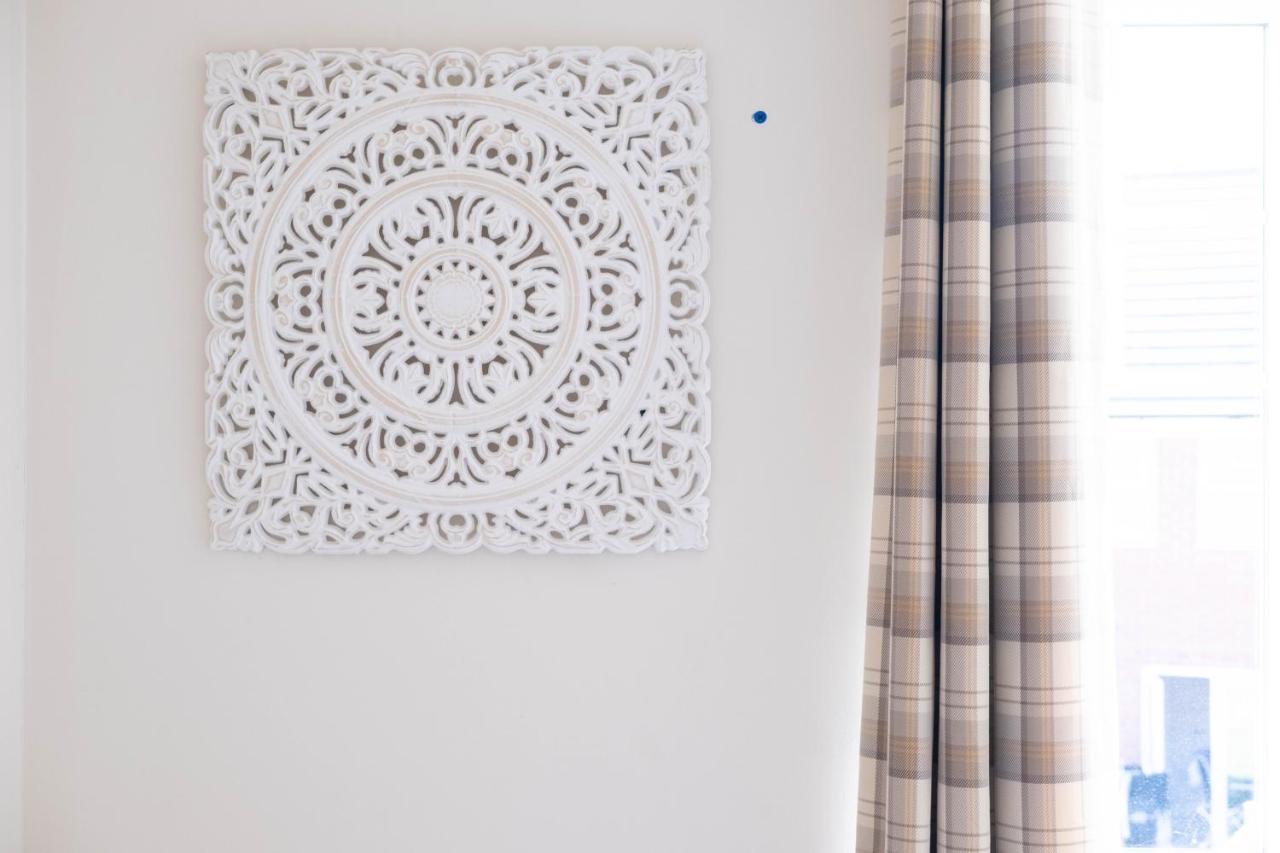 Beautiful And Comfortable Home Away From Home With Free Parking, Fast Wifi And White Crisp Hotel Standard Linen Hosted By Our Home Short Stays Northampton Exteriér fotografie