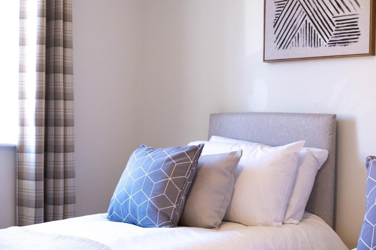 Beautiful And Comfortable Home Away From Home With Free Parking, Fast Wifi And White Crisp Hotel Standard Linen Hosted By Our Home Short Stays Northampton Exteriér fotografie
