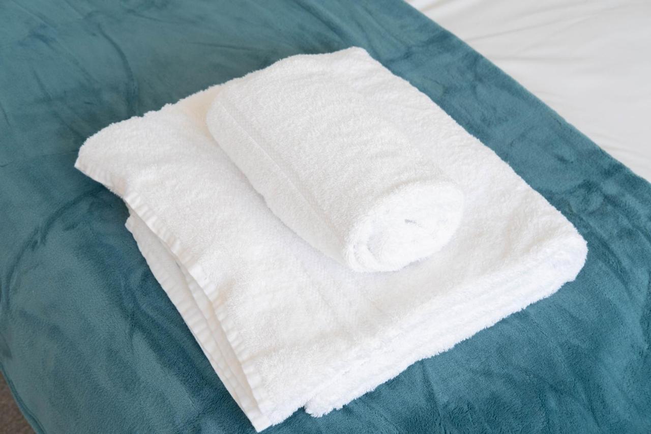 Beautiful And Comfortable Home Away From Home With Free Parking, Fast Wifi And White Crisp Hotel Standard Linen Hosted By Our Home Short Stays Northampton Exteriér fotografie