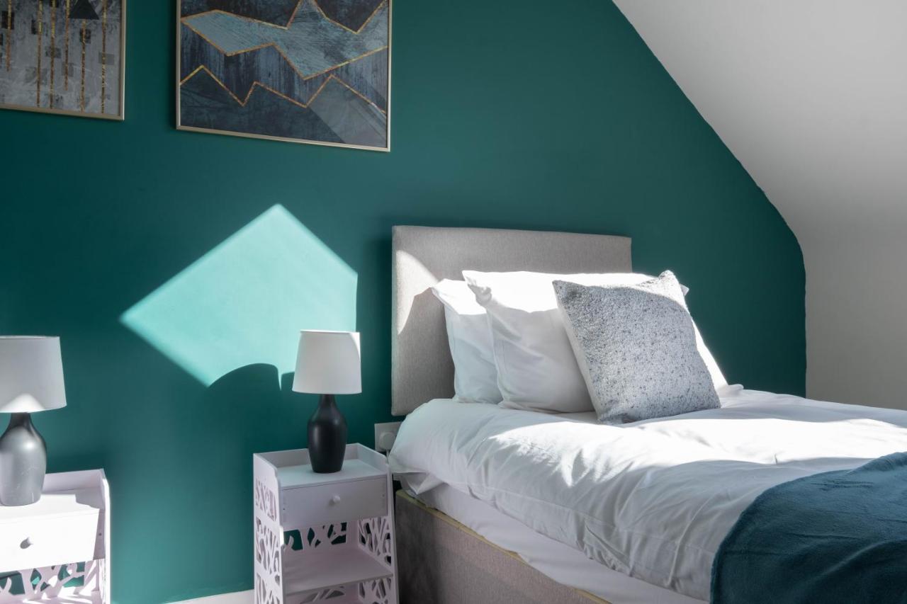 Beautiful And Comfortable Home Away From Home With Free Parking, Fast Wifi And White Crisp Hotel Standard Linen Hosted By Our Home Short Stays Northampton Exteriér fotografie